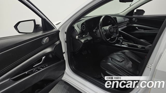 Hyundai AVANTE 2021 — photo 17