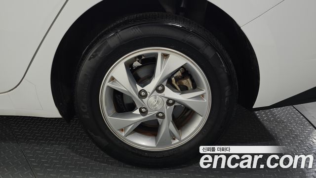 Hyundai AVANTE 2021 — photo 7