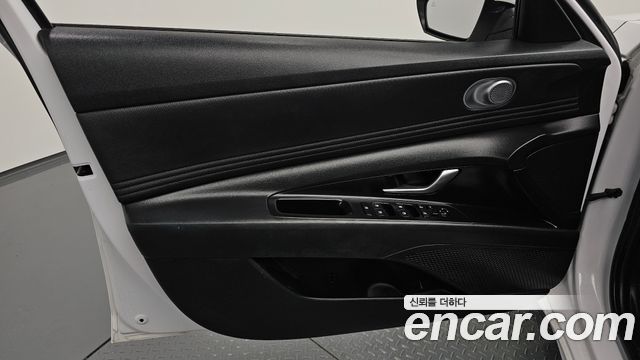 Hyundai AVANTE 2021 — photo 14