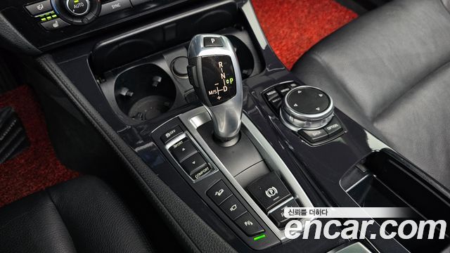 BMW 5-Series 2016 — photo 9