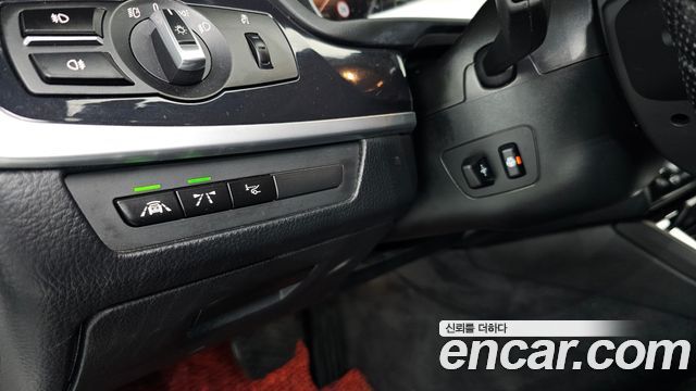 BMW 5-Series 2016 — photo 17