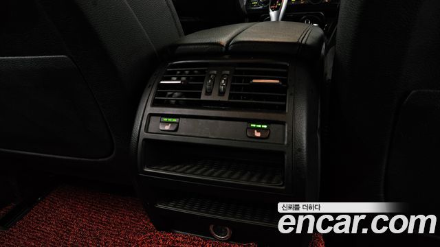BMW 5-Series 2016 — photo 18