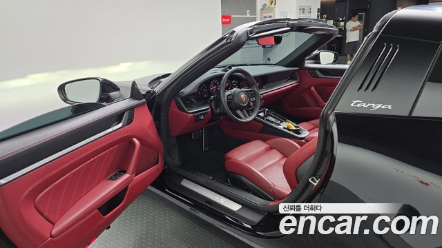 Porsche 911 2024 — photo 13