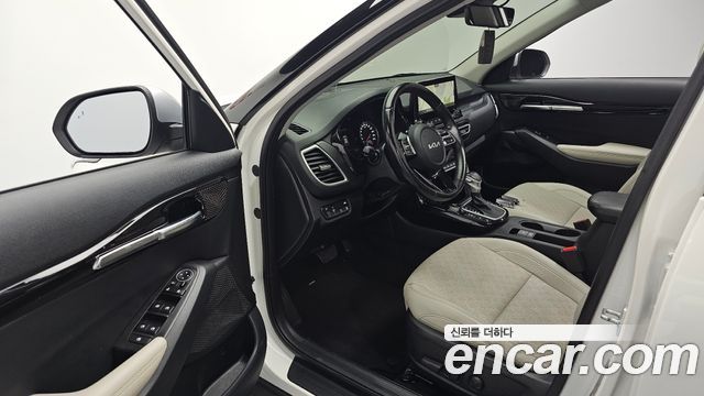 Kia Seltos 2023 — photo 17