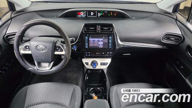 Toyota Prius 2018 — photo 7