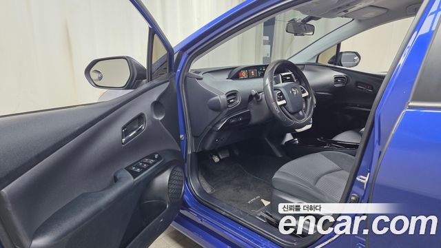 Toyota Prius 2018 — photo 10