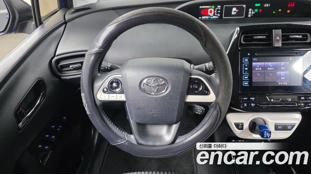 Toyota Prius 2018 — photo 13