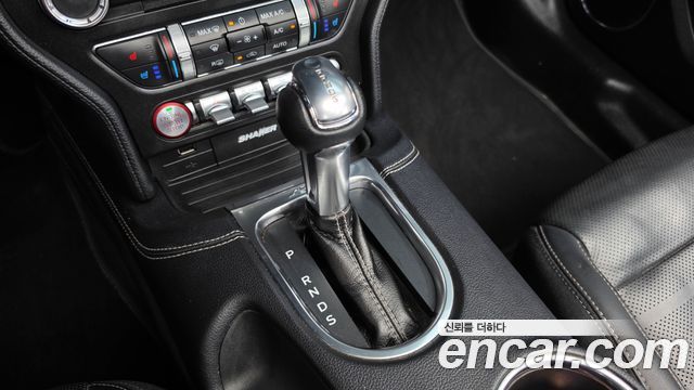 Ford Mustang 2018 — photo 12