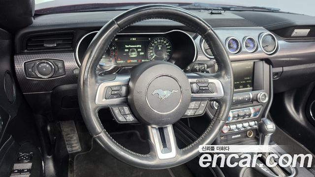 Ford Mustang 2018 — photo 19