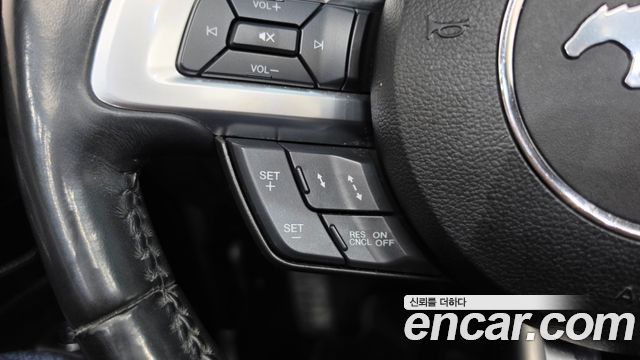 Ford Mustang 2018 — photo 21