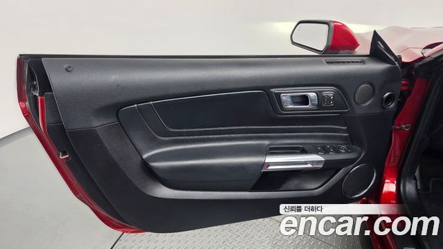 Ford Mustang 2018 — photo 14