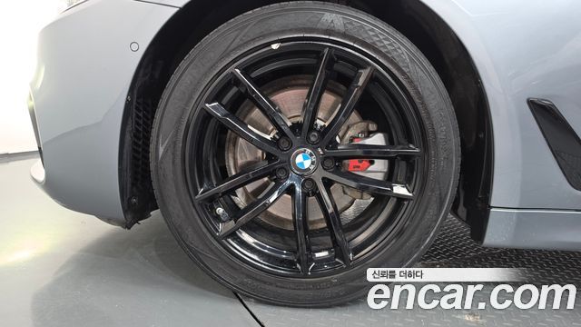 BMW 5-Series 2020 — photo 5