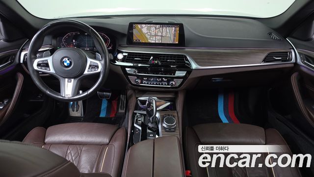 BMW 5-Series 2020 — photo 10