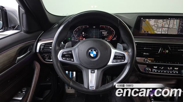 BMW 5-Series 2020 — photo 18