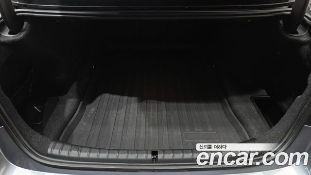 BMW 5-Series 2020 — photo 25