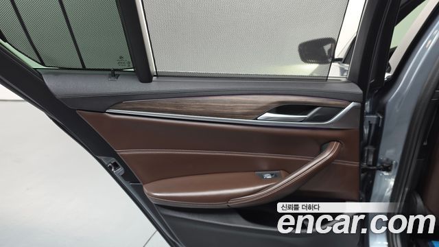 BMW 5-Series 2020 — photo 15