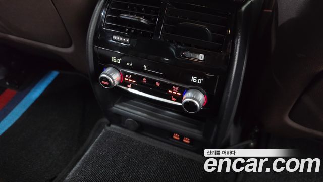 BMW 5-Series 2020 — photo 33