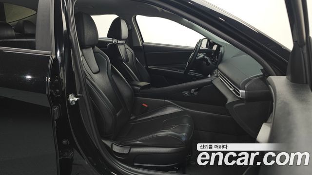Hyundai AVANTE 2022 — photo 13
