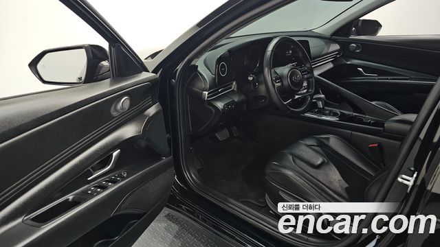 Hyundai AVANTE 2022 — photo 17