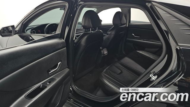 Hyundai AVANTE 2022 — photo 18