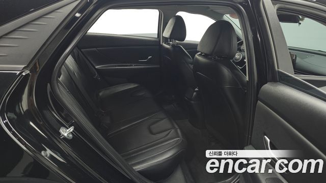 Hyundai AVANTE 2022 — photo 16
