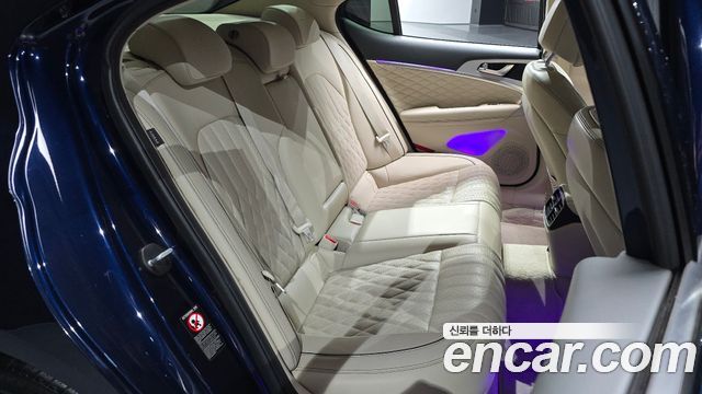 Genesis G70 2019 — photo 17