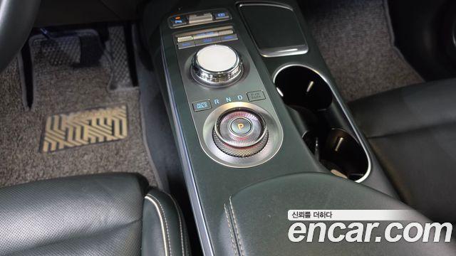 Genesis GV70 2022 — photo 12