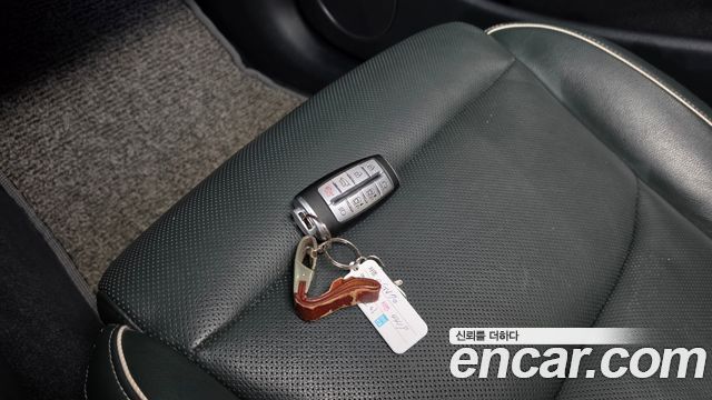 Genesis GV70 2022 — photo 21