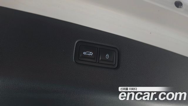 Genesis GV70 2022 — photo 24
