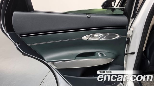 Genesis GV70 2022 — photo 15