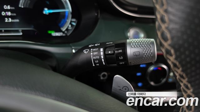 Genesis GV70 2022 — photo 28