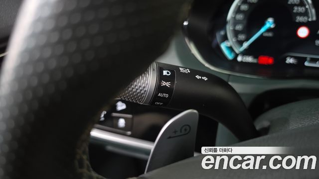Genesis GV70 2022 — photo 30