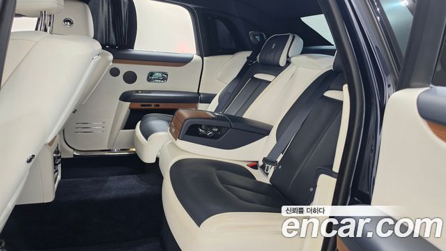 Rolls-Royce Ghost 2021 — photo 17