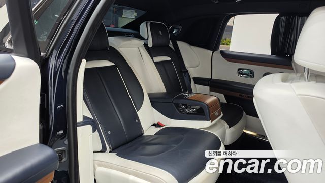 Rolls-Royce Ghost 2021 — photo 18