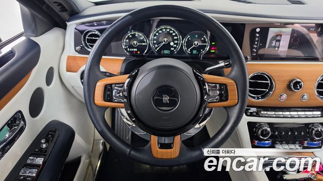 Rolls-Royce Ghost 2021 — photo 20