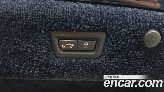Rolls-Royce Ghost 2021 — photo 23