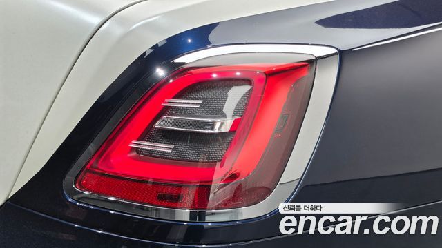 Rolls-Royce Ghost 2021 — photo 9