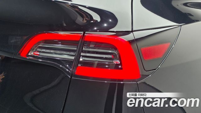 Tesla Model Y 2024 — photo 9