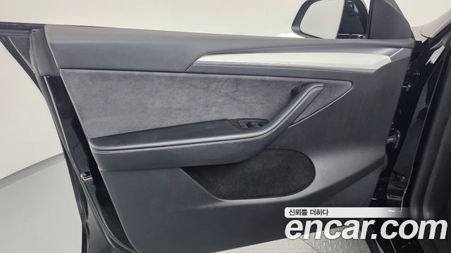 Tesla Model Y 2024 — photo 14