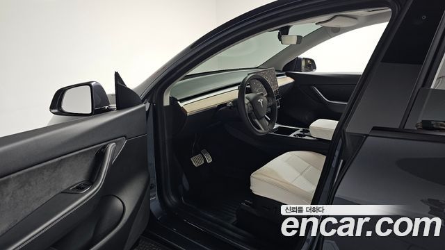 Tesla Model Y 2021 — photo 13