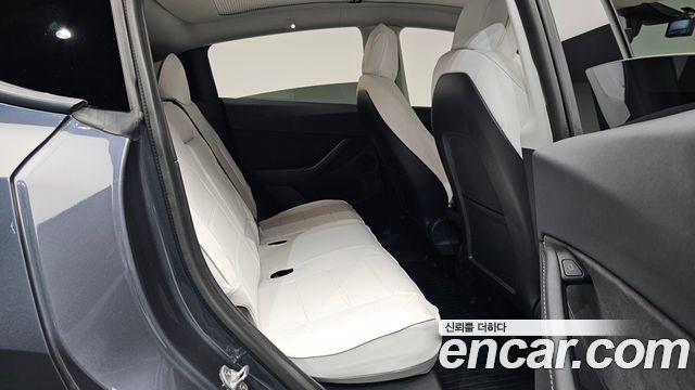 Tesla Model Y 2021 — photo 18