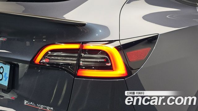 Tesla Model Y 2021 — photo 9