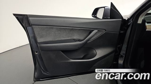 Tesla Model Y 2021 — photo 14