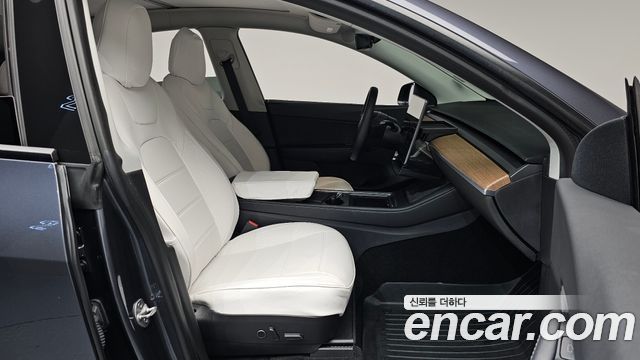 Tesla Model Y 2021 — photo 16