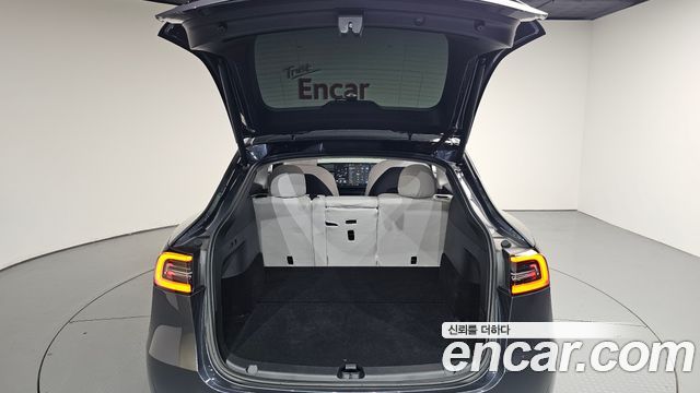 Tesla Model Y 2021 — photo 33