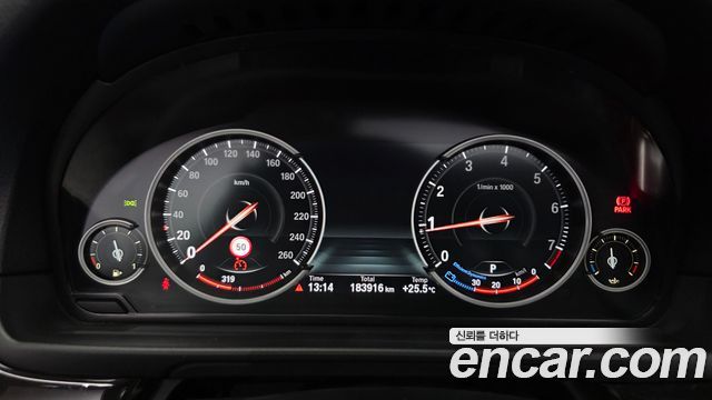 BMW 5-Series 2014 — photo 8