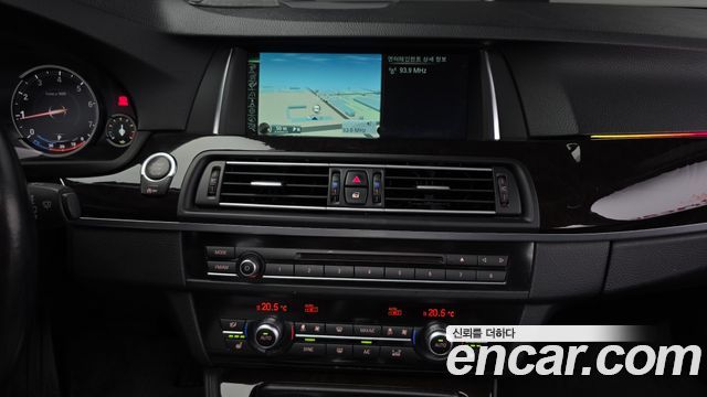 BMW 5-Series 2014 — photo 17