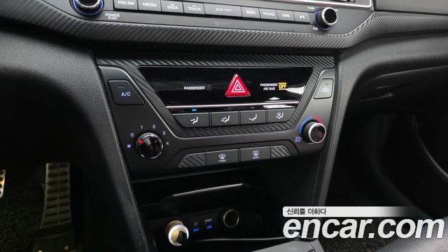 Hyundai AVANTE 2017 — photo 23
