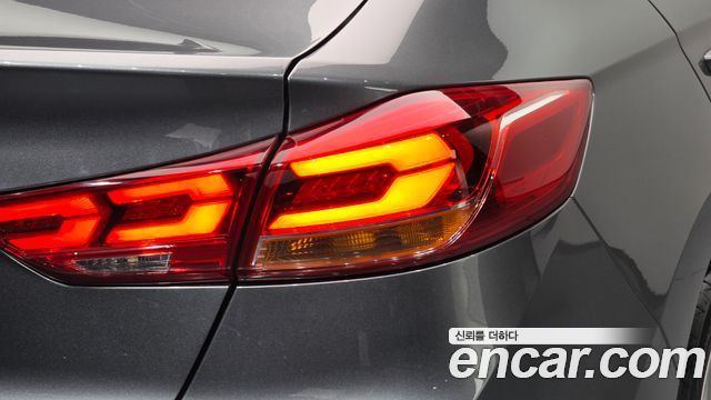 Hyundai AVANTE 2017 — photo 9