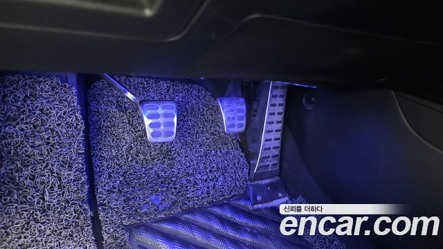 Hyundai AVANTE 2017 — photo 27